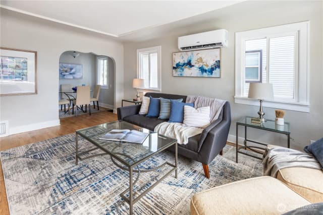 Property photo for 5246 21st Avenue Sw #unit A, Seattle photo 3