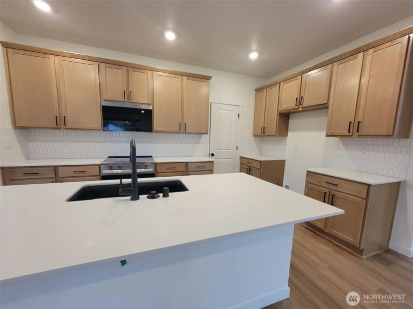 Property photo for 994 Britschgi Street #10, Buckley photo 5