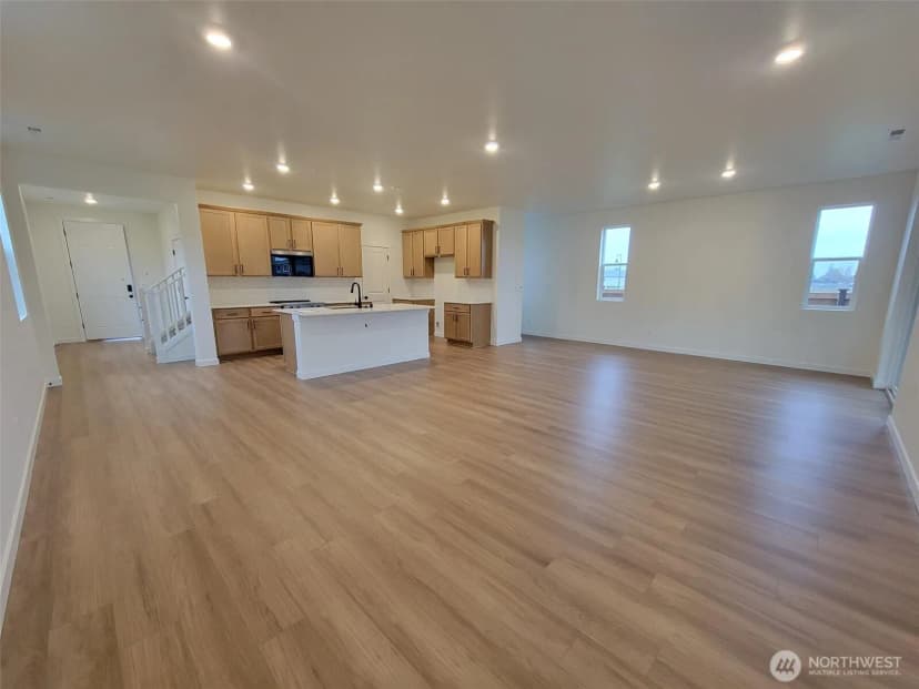 Property photo for 994 Britschgi Street #10, Buckley photo 4