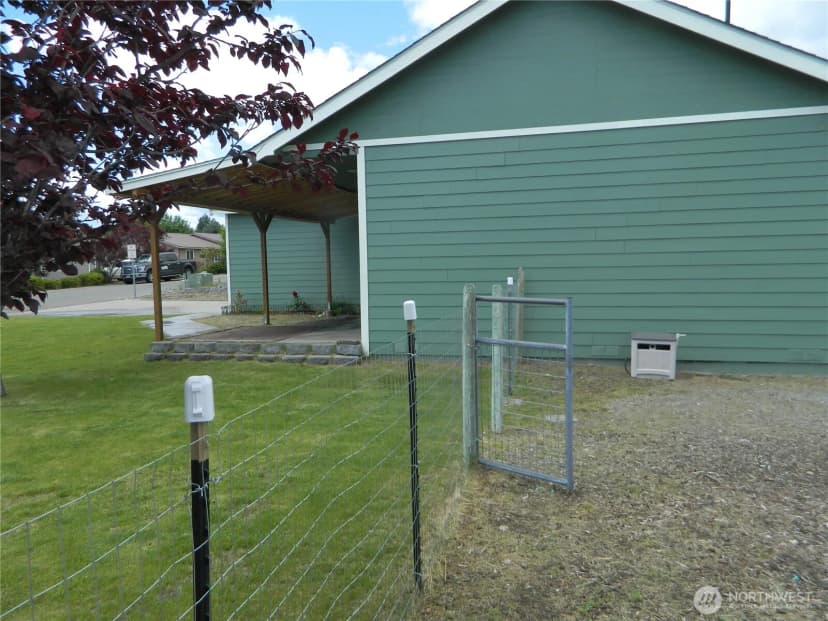 Property photo for 607 Bramble Avenue, Omak photo 2