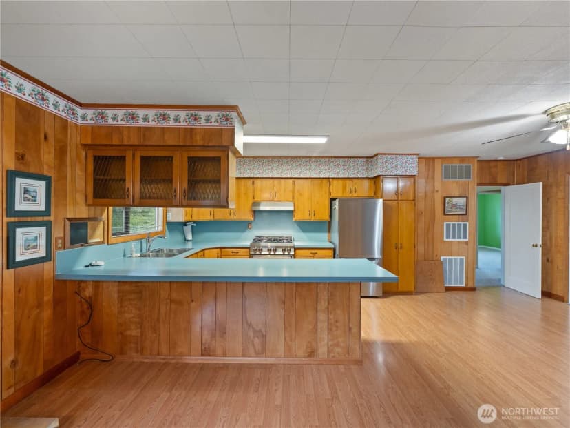 Property photo for 1409 B Avenue, Anacortes photo 7