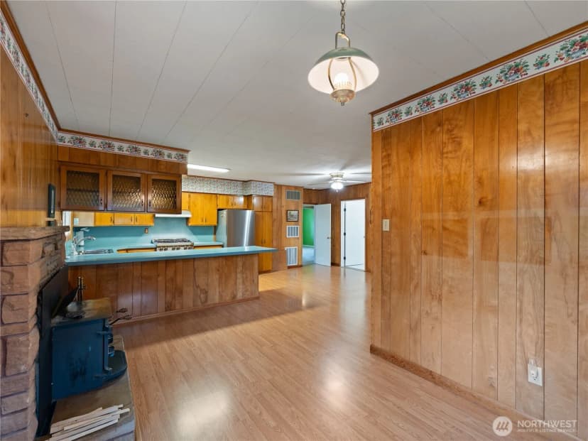 Property photo for 1409 B Avenue, Anacortes photo 6