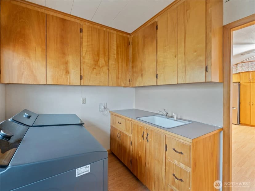 Property photo for 1409 B Avenue, Anacortes photo 24
