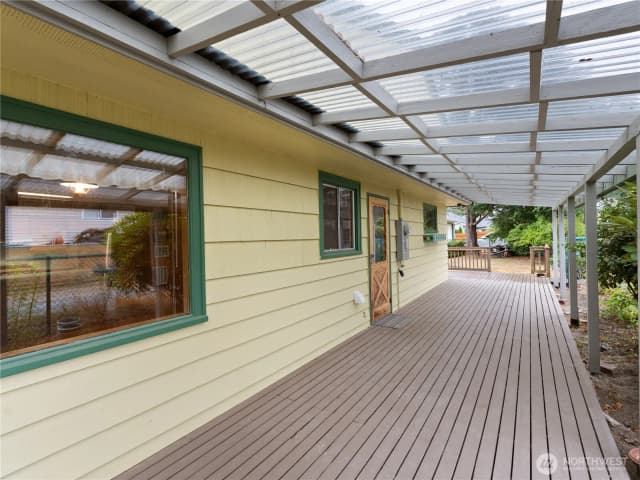 Property photo for 1409 B Avenue, Anacortes photo 2