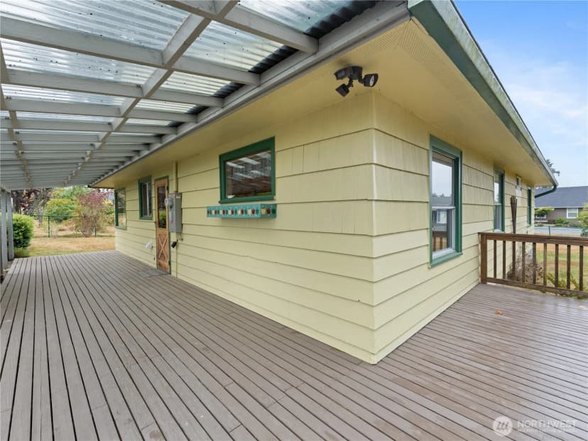 Property photo for 1409 B Avenue, Anacortes photo 28