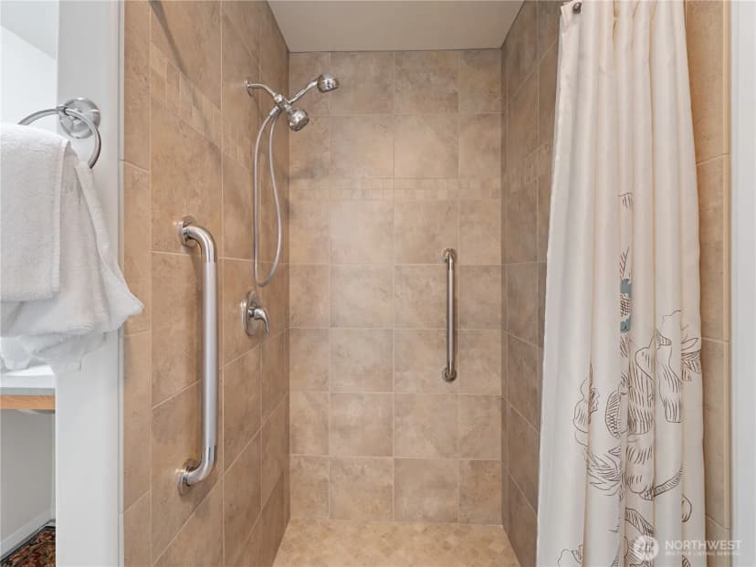 Property photo for 1409 B Avenue, Anacortes photo 22