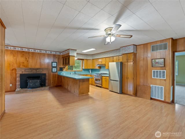 Property photo for 1409 B Avenue, Anacortes photo 4