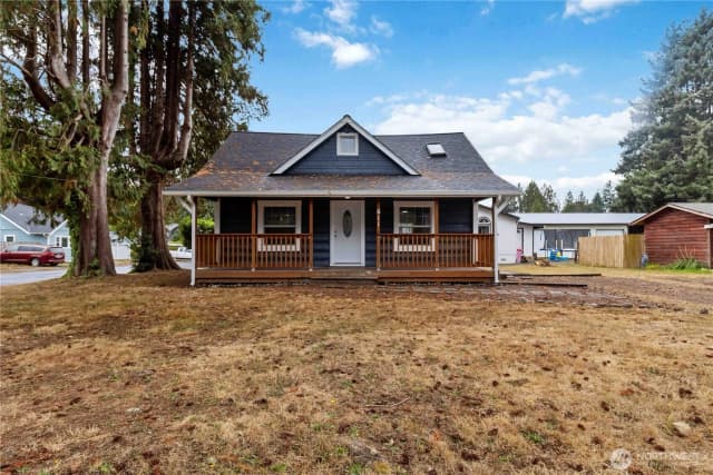 Property photo for 611 Ne Pioneer, Castle Rock photo 2