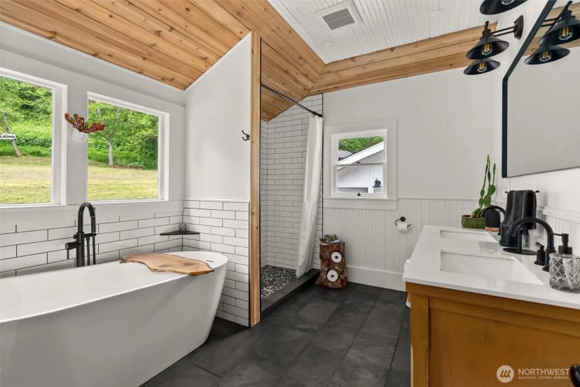 Property photo for 631 Pacific Avenue, South Bend photo 24