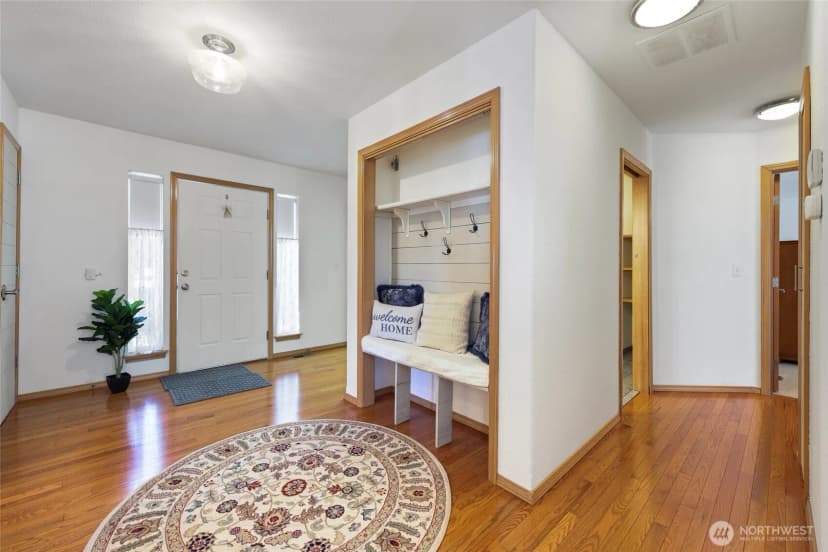 Property photo for 1126 Hill Court, Cosmopolis photo 6