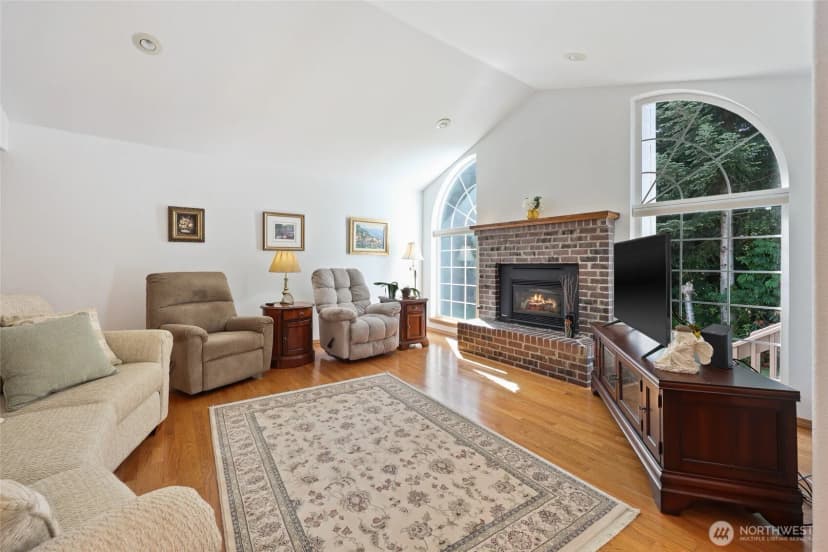 Property photo for 1126 Hill Court, Cosmopolis photo 11