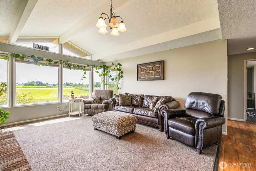 Property photo for 405 E Wiser Lake Road, Lynden photo 7
