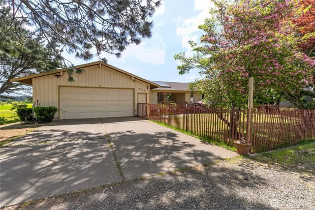 Property photo for 405 E Wiser Lake Road, Lynden photo 3