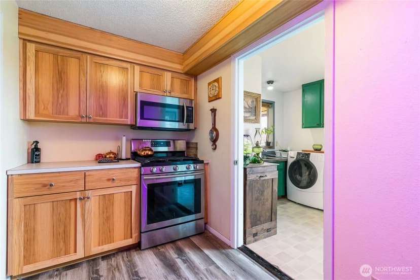 Property photo for 405 E Wiser Lake Road, Lynden photo 22