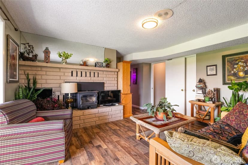 Property photo for 405 E Wiser Lake Road, Lynden photo 24