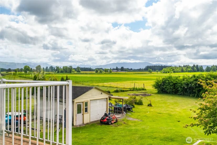 Property photo for 405 E Wiser Lake Road, Lynden photo 9