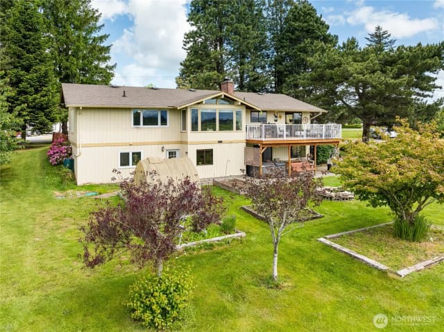 Property photo for 405 E Wiser Lake Road, Lynden
