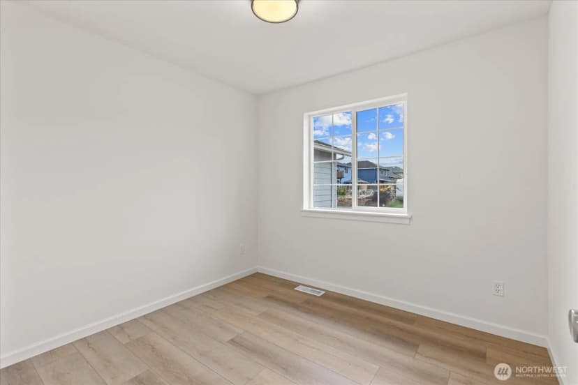Property photo for 5329 113th Place Ne, Marysville photo 10