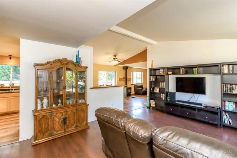 Property photo for 19612 17th Street Sw, Lakebay photo 9