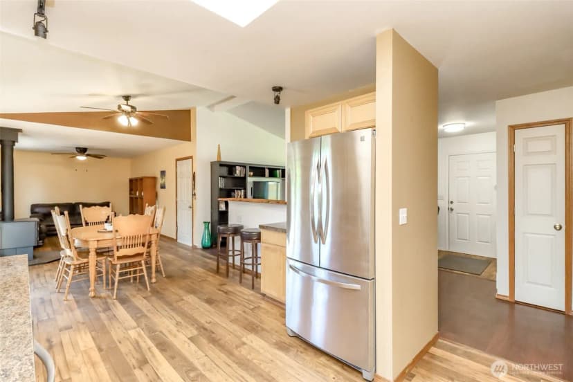 Property photo for 19612 17th Street Sw, Lakebay photo 2