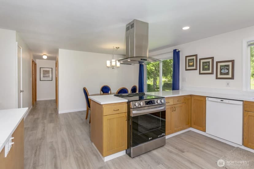 Property photo for 21709 Jordan Road, Arlington photo 12
