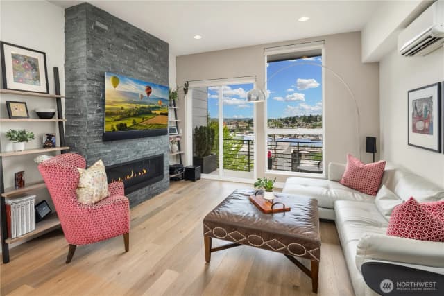 Property photo for 2843 Franklin Avenue E, Seattle photo 3