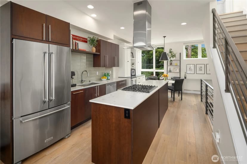 Property photo for 2843 Franklin Avenue E, Seattle photo 9