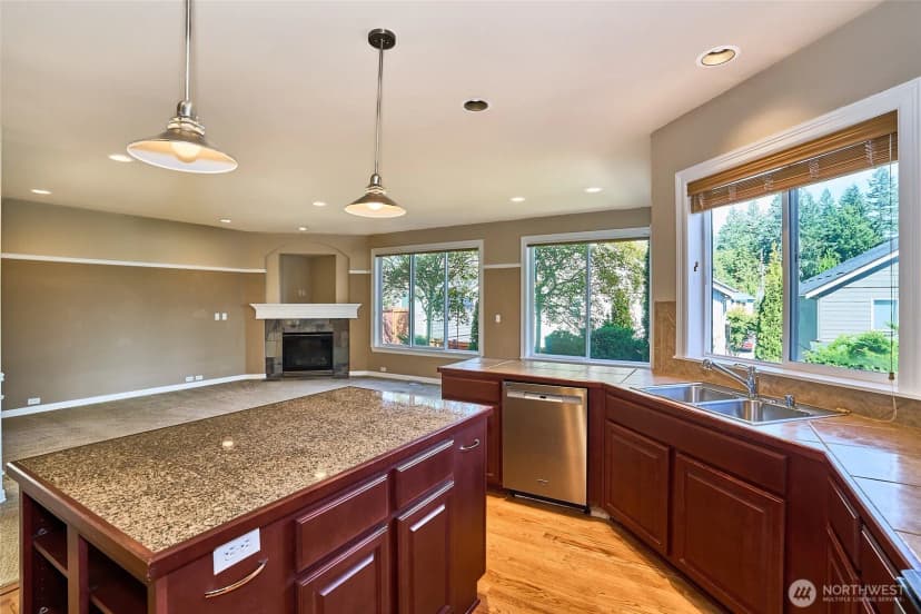 Property photo for 27006 229th Pl Se, Maple Valley photo 6