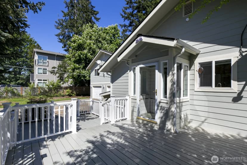 Property photo for 12001 20th Avenue Ne, Seattle photo 10