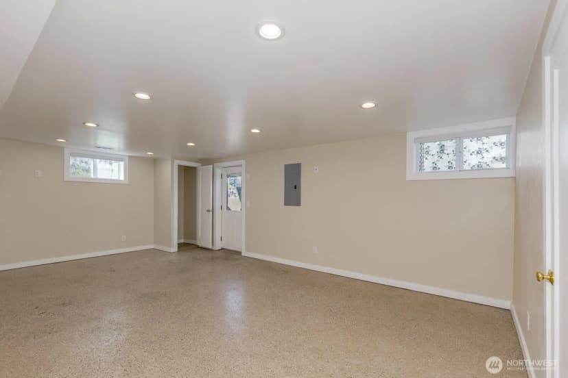 Property photo for 12001 20th Avenue Ne, Seattle photo 25