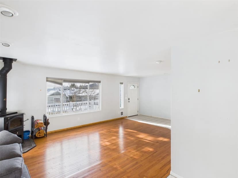 Property photo for 1023 N Adams Street, Republic photo 4