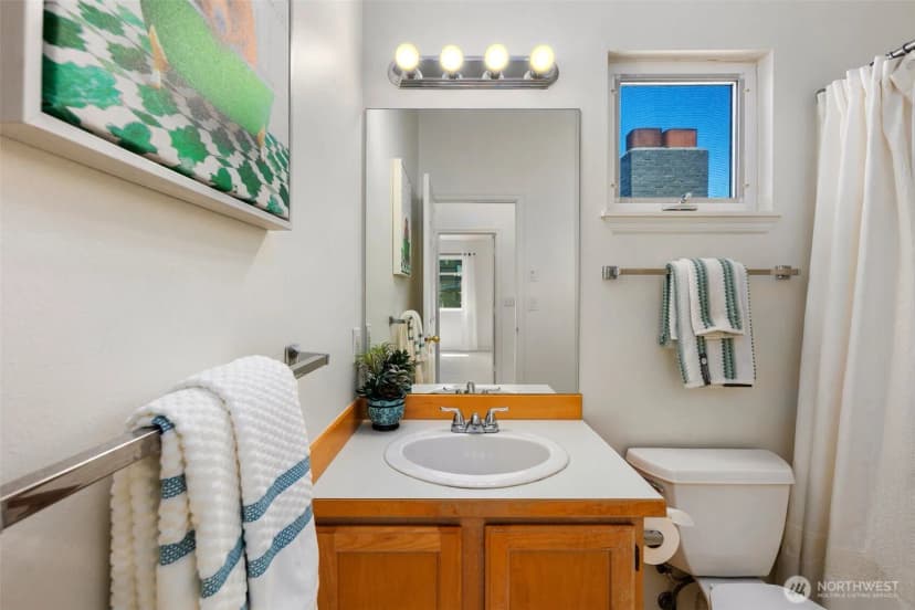 Property photo for 104 Ne 94th Street, Seattle photo 14