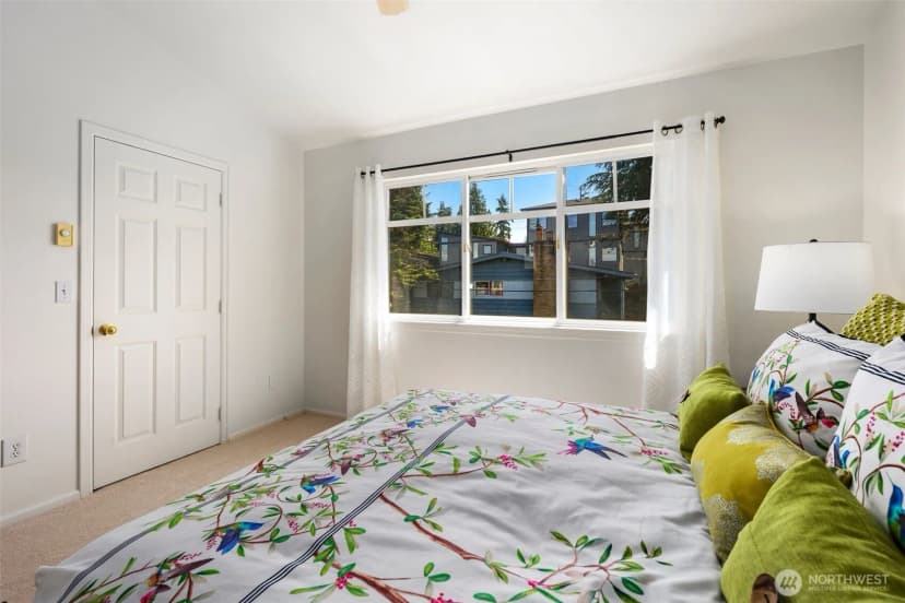 Property photo for 104 Ne 94th Street, Seattle photo 18