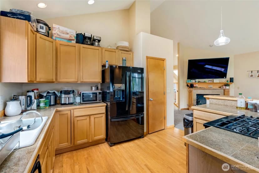 Property photo for 1014 W Mukilteo Boulevard, Everett photo 10