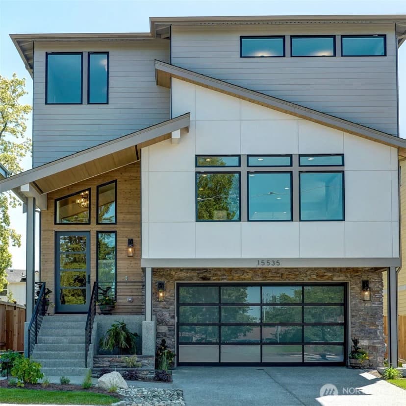 Property photo for 15535 Ne 60th Street, Redmond