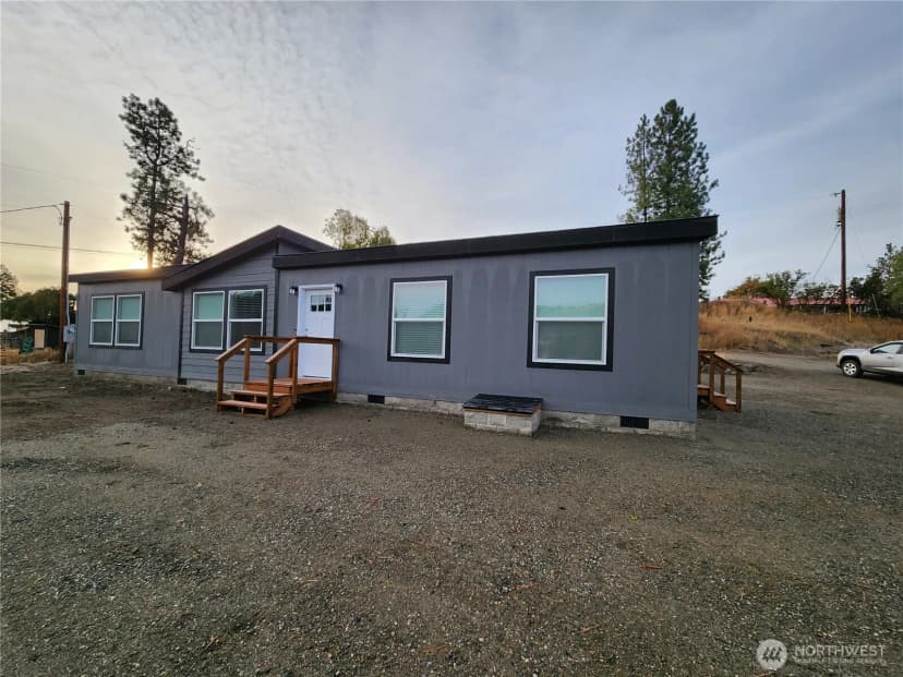 Property photo for 720 S Jefferson Street, Republic