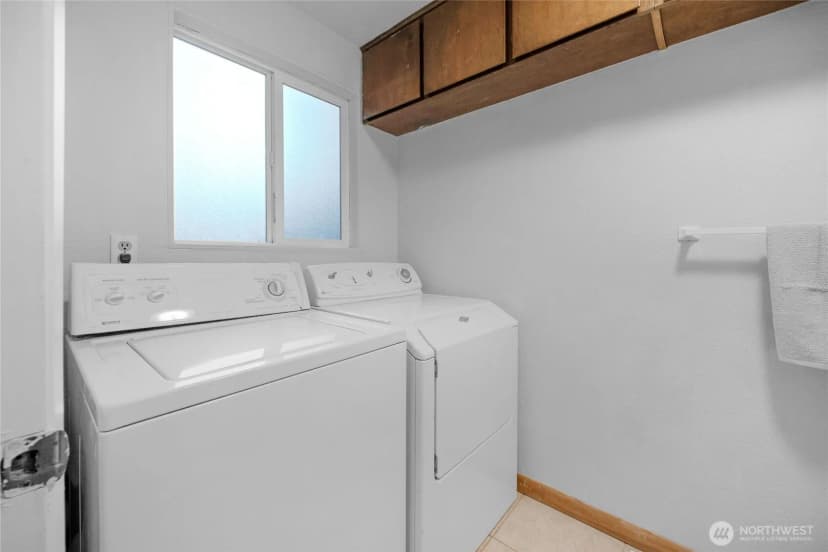 Property photo for 19029 56th Lane Ne, Kenmore photo 9