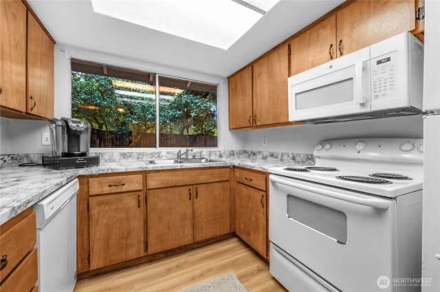 Property photo for 19029 56th Lane Ne, Kenmore photo 3