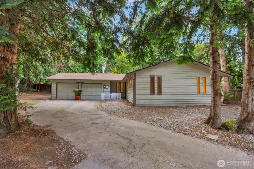 Property photo for 19029 56th Lane Ne, Kenmore photo 2