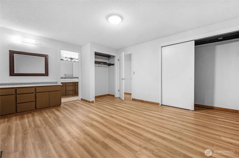 Property photo for 19029 56th Lane Ne, Kenmore photo 11