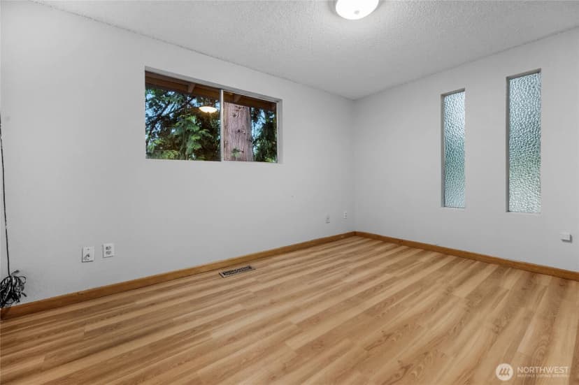 Property photo for 19029 56th Lane Ne, Kenmore photo 13