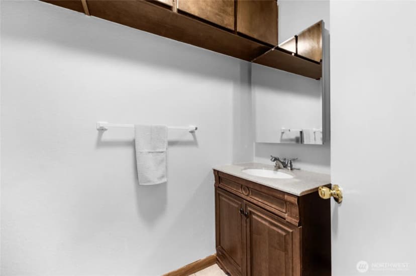 Property photo for 19029 56th Lane Ne, Kenmore photo 10