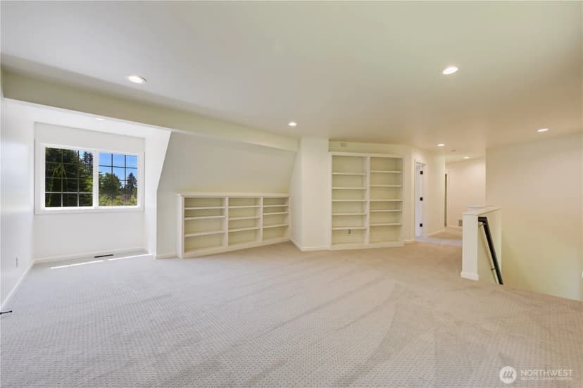 Property photo for 16710 Snohomish Avenue, Snohomish photo 15