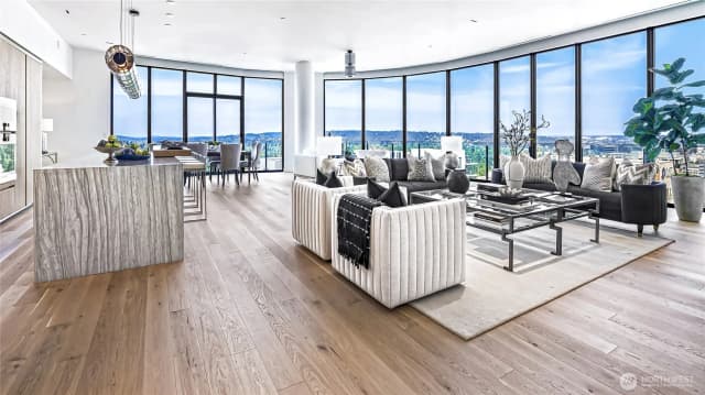 Property photo for 838 Avenue Square Ne #2602, Bellevue