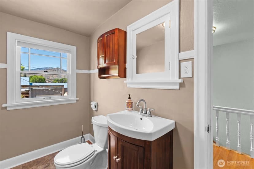 Property photo for 912 Highland Drive, Wenatchee photo 22