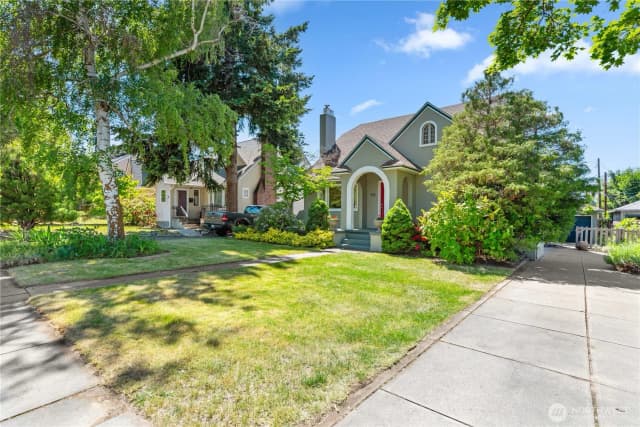 Property photo for 912 Highland Drive, Wenatchee photo 4