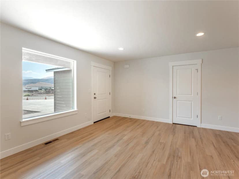 Property photo for 10 Salmon Drive, Wenatchee photo 4
