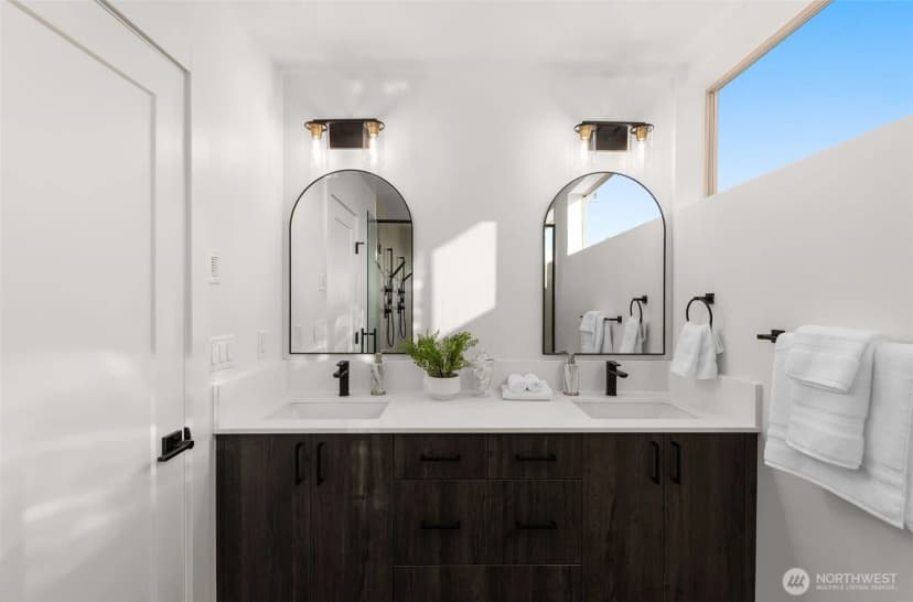 Property photo for 1203 C N Allen Place, Seattle photo 17
