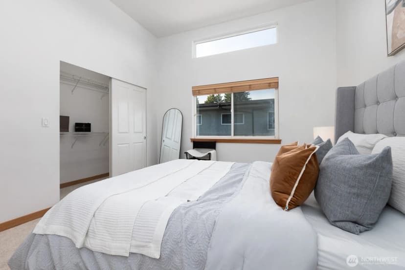 Property photo for 11509 26th Avenue Ne #c, Seattle photo 18