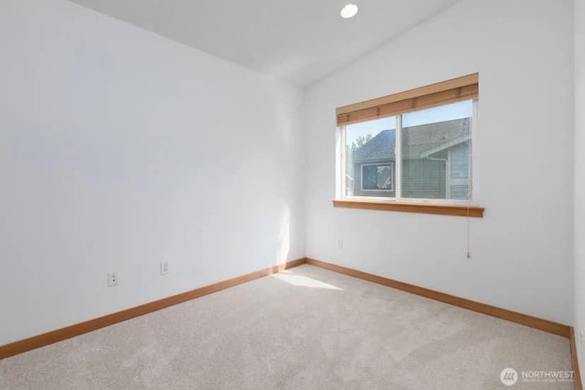 Property photo for 11509 26th Avenue Ne #c, Seattle photo 21